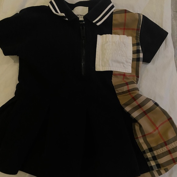 Baby girl Burberry dress - Picture 1 of 4